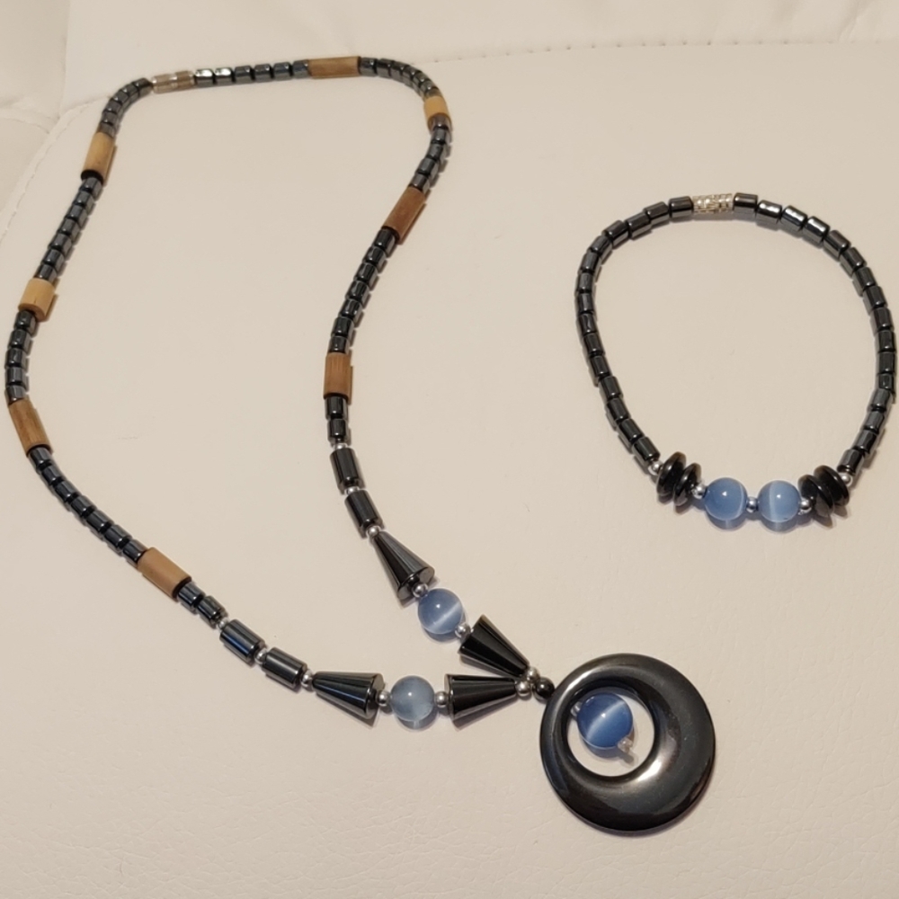 Hematite and beads necklace and bracelet